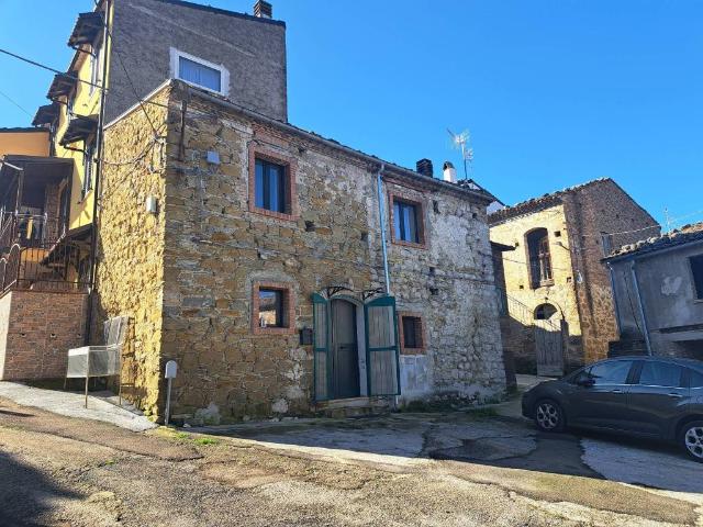 Rustico in vendita a Bojano, Molise