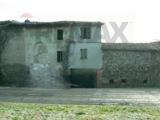 Rustico in vendita a Boltiere, Bergamo