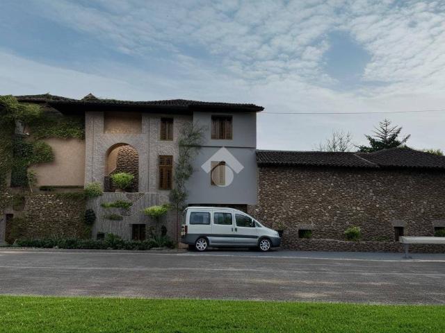 Rustico in vendita a Boltiere, Lombardia