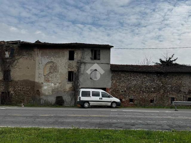 Rustico in vendita a Boltiere, Lombardia