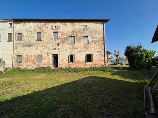 Rustico in vendita a Bonavigo, Veneto