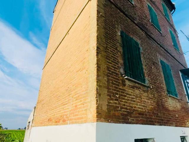 Rustico in vendita a Unione Alto Ferrarese, Bondeno