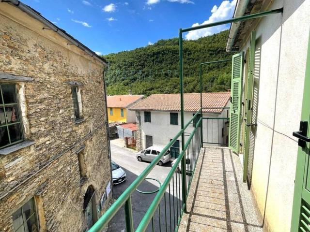Rustico in vendita a Aquila Di Arroscia, Liguria