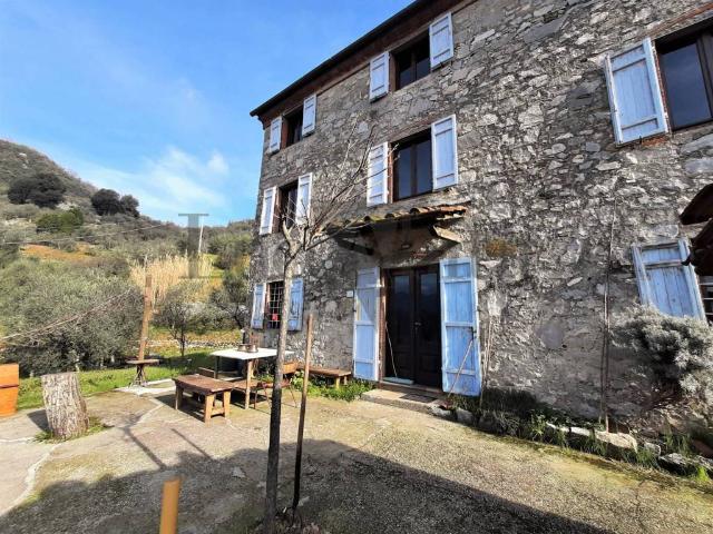 Rustico in vendita a Unione dei comuni Media Valle del Serchio, Borgo A Mozzano