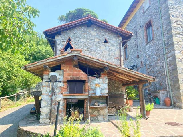 Rustico in vendita a Bagni Di Lucca Ponte, Toscana