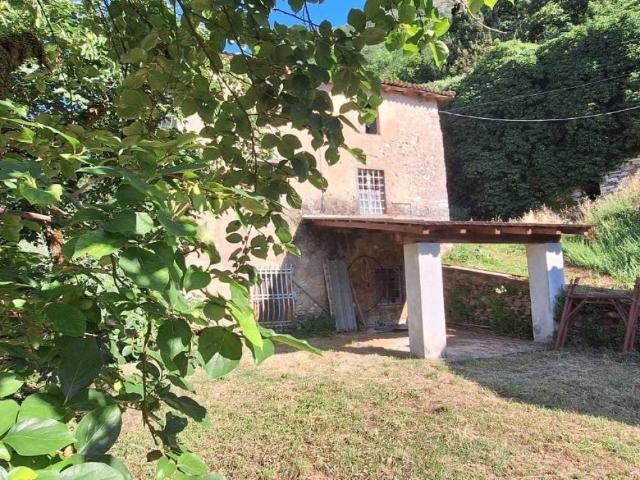 Rustico in vendita a Unione dei comuni Media Valle del Serchio, Borgo A Mozzano