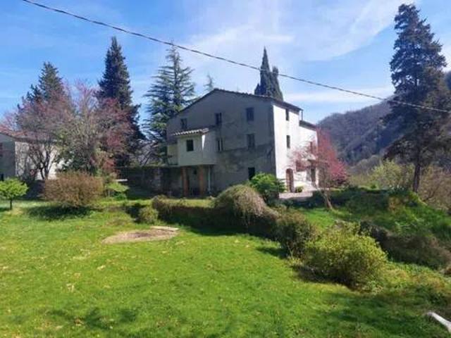 Rustico in vendita a Unione dei comuni Media Valle del Serchio, Borgo A Mozzano