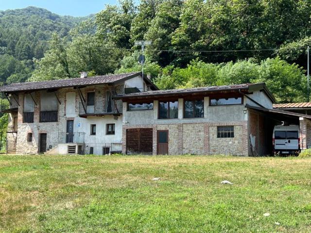 Rustico in vendita a Sant'Antonio Aradolo, Piemonte