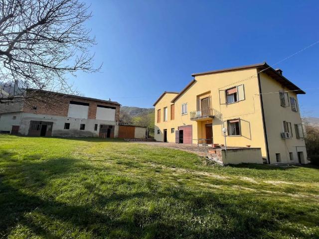 Rustico in vendita a Nuovo Circondario Imolese, Borgo Tossignano