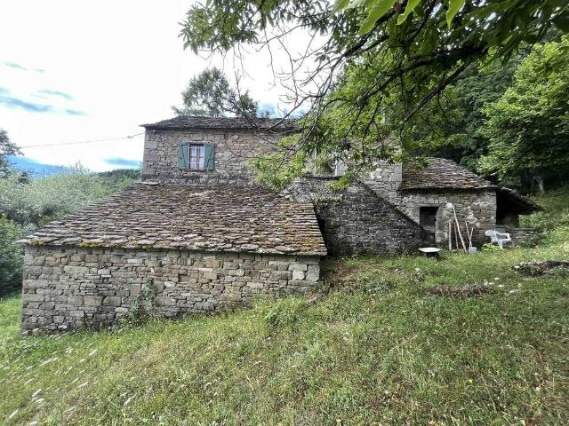 Rustico in vendita a Borgo Val di Taro, Parma