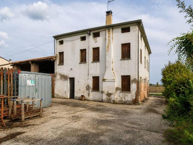 Rustico in vendita a Borgo Veneto, Megliadino San Fidenzio