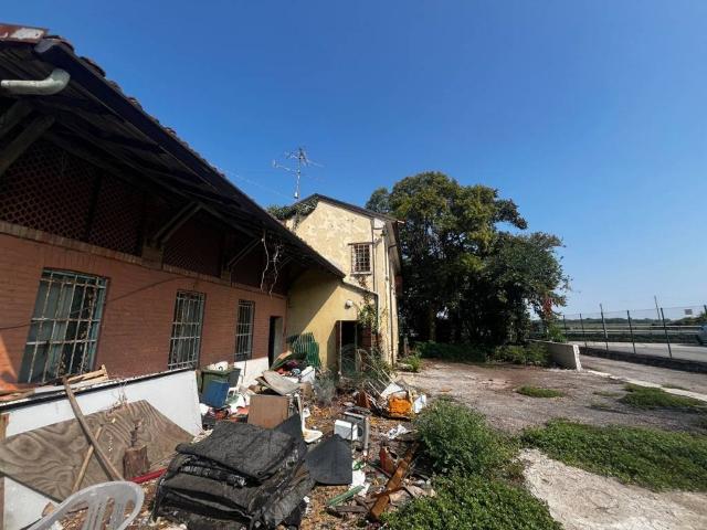 Rustico in vendita a Borgo Virgilio, Cerese