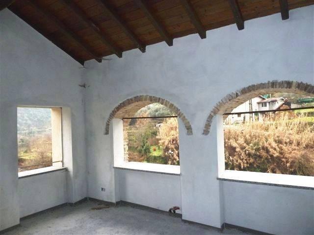 Rustico in vendita a San Lazzaro Reale, Borgomaro