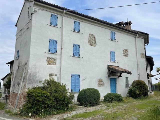 Rustico in vendita a Borgonovo Val Tidone, Reggio Emilia