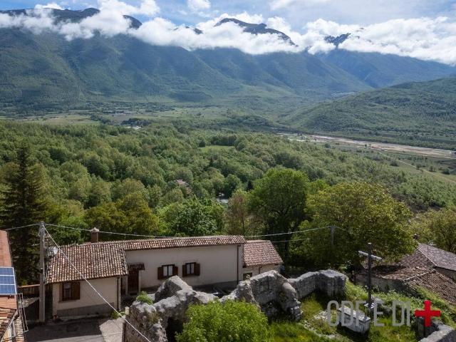 Rustico in vendita a Borgorose, Lazio