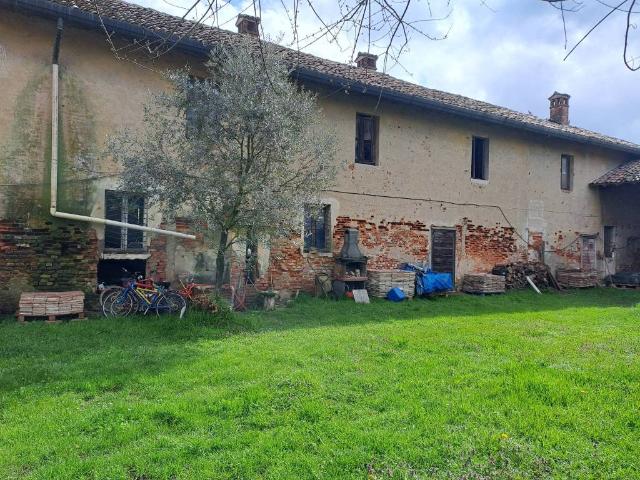 Rustico in vendita a Bornasco, Lombardia