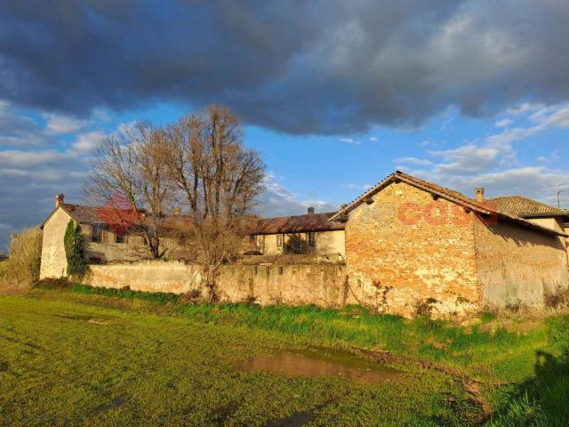 Rustico in vendita a Bornasco, Lombardia