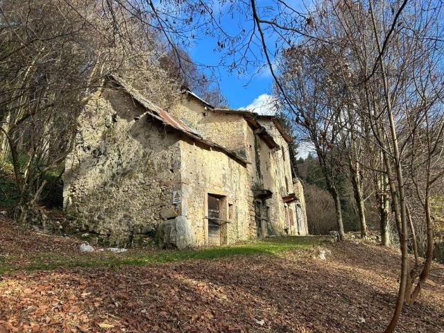 Rustico in vendita a Bosco Chiesanuova, Veneto