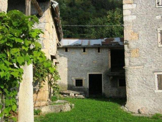 Rustico in vendita a Bosco Chiesanuova, Veneto