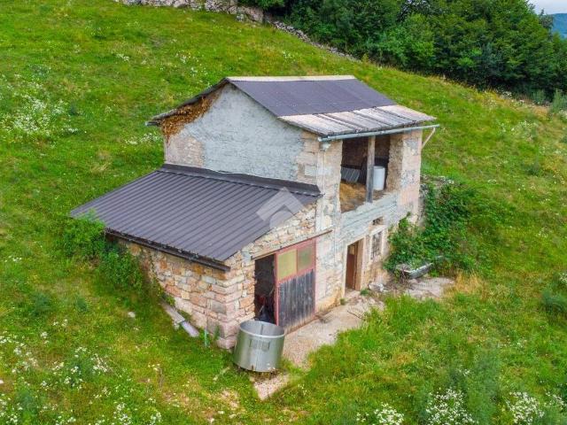Rustico in vendita a Bosco Chiesanuova, Veneto
