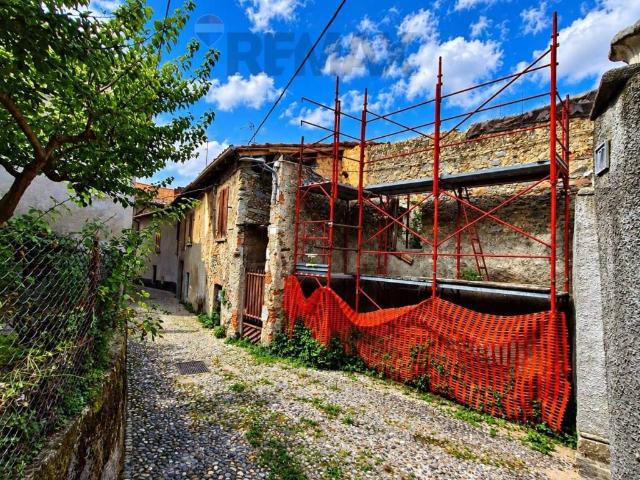 Rustico in vendita a Garbagnate Rota, Bosisio Parini