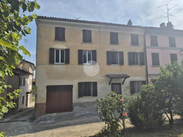 Rustico in vendita a Bosnasco, Lombardia