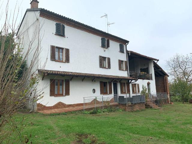 Rustico in vendita a Bosnasco, Lombardia