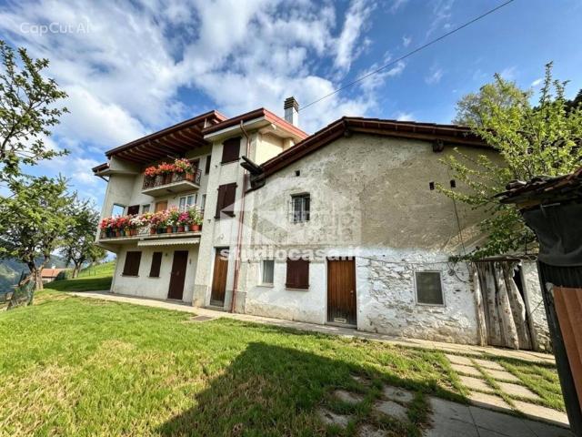 Rustico in vendita a Bossico, Lombardia