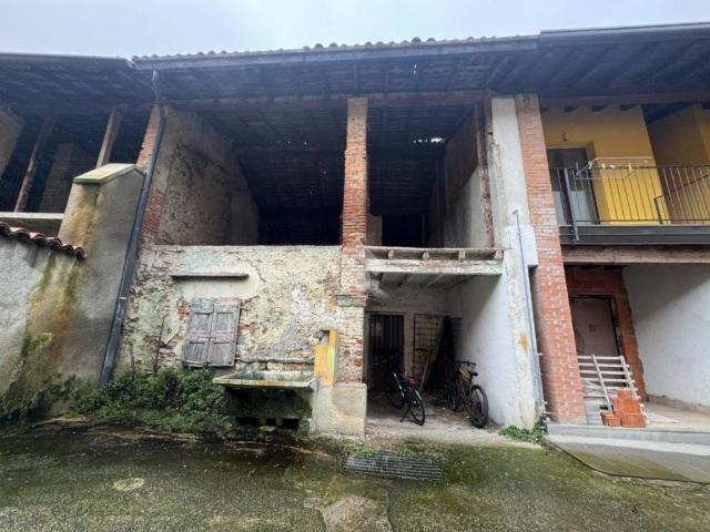 Rustico in vendita a Bottanuco, Lombardia