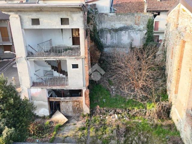 Rustico in vendita a Bottanuco, Lombardia