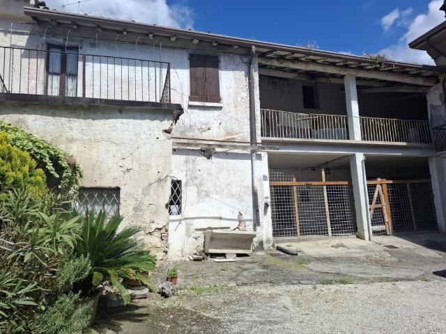 Rustico in vendita a Botticino Sera, Botticino