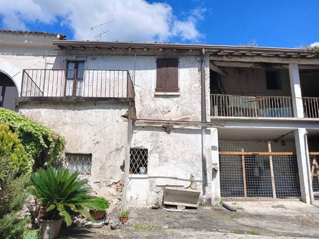 Rustico in vendita a Botticino Sera, Botticino