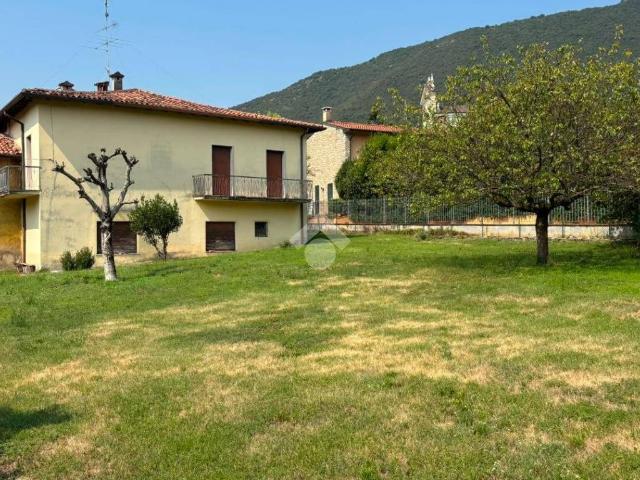 Rustico in vendita a Botticino Sera, Botticino