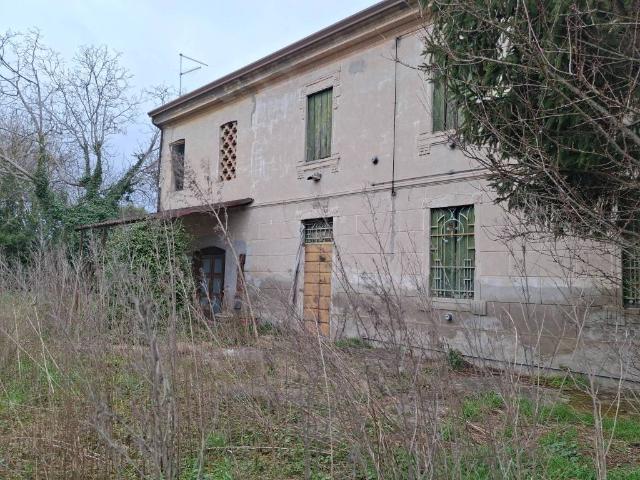 Rustico in vendita a Bovolone, Veneto