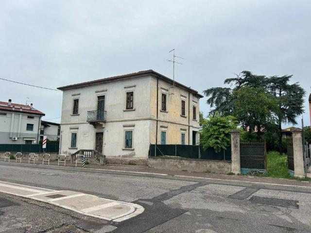 Rustico in vendita a Bovolone, Veneto