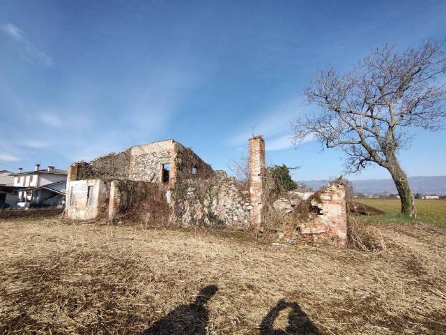 Rustico in vendita a Breganze, Veneto