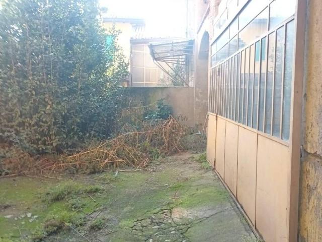 Rustico in vendita a Bregnano, Lombardia