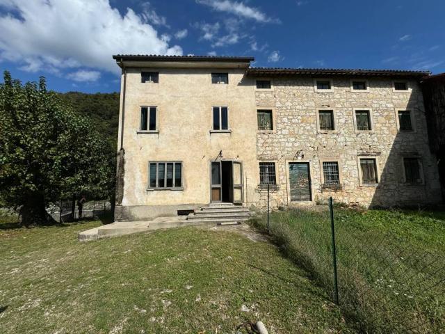 Rustico in vendita a Brendola, Veneto