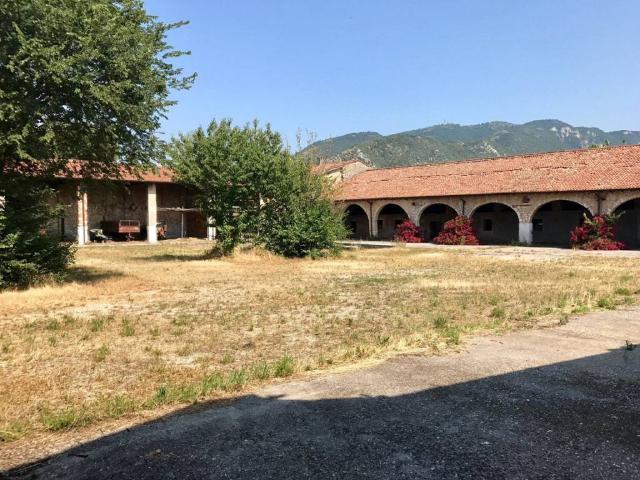 Rustico in vendita a Zona Est, Brescia