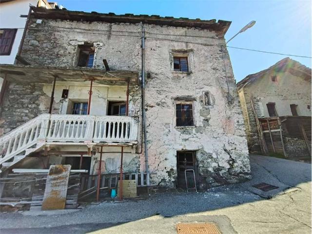 Rustico in vendita a Brissogne, Aosta