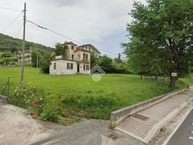 Rustico in vendita a Broccostella, Lazio