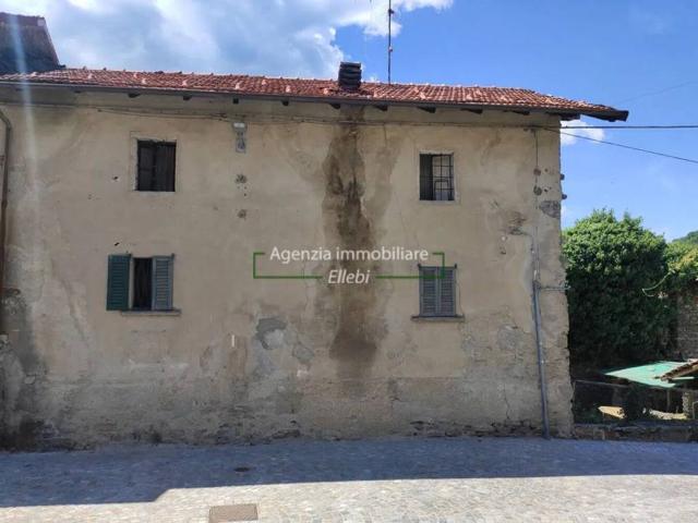 Rustico in vendita a Brovello-Carpugnino, Piemonte