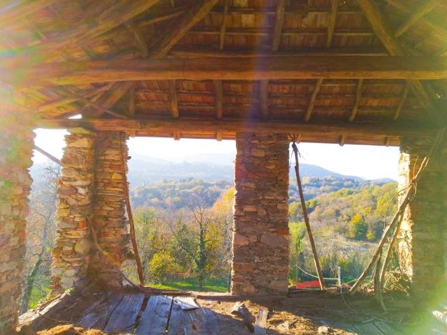 Rustico in vendita a Brovello-Carpugnino, Piemonte