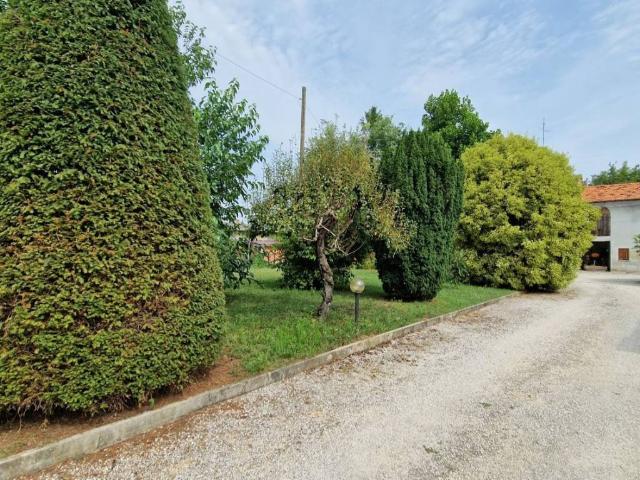 Rustico in vendita a Brugnera, Friuli-Venezia Giulia