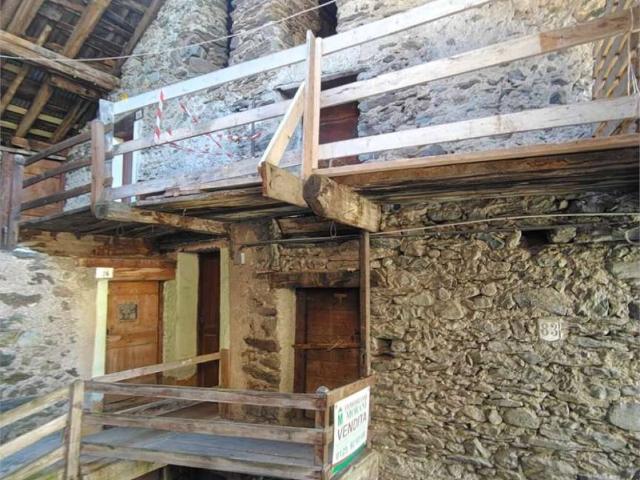 Rustico in vendita a Brusson, Aosta