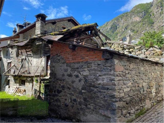 Rustico in vendita a Brusson, Aosta