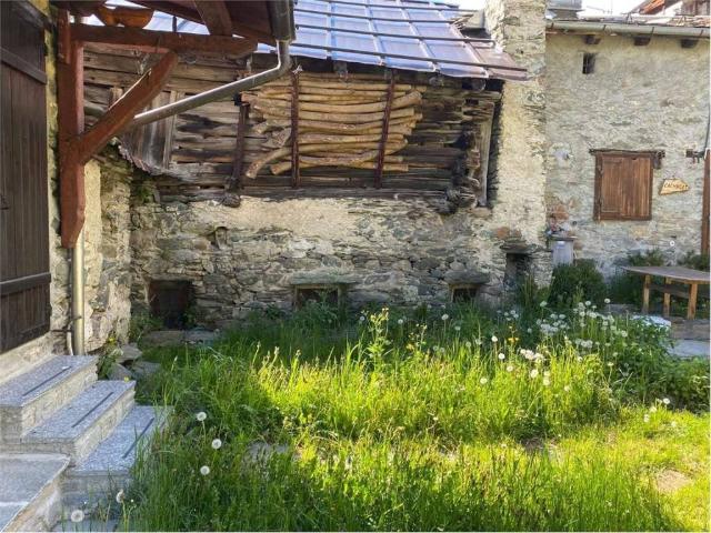 Rustico in vendita a Brusson, Aosta