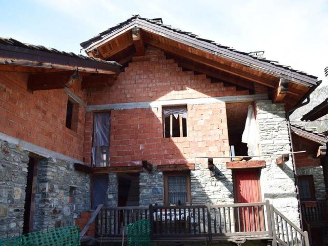 Rustico in vendita a Brusson, Aosta