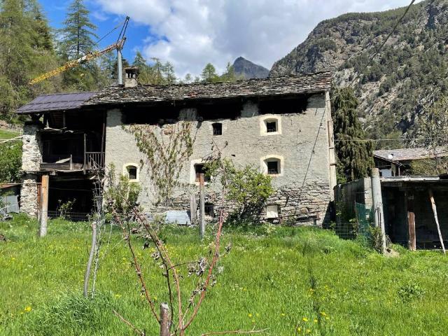 Rustico in vendita a Brusson, Aosta