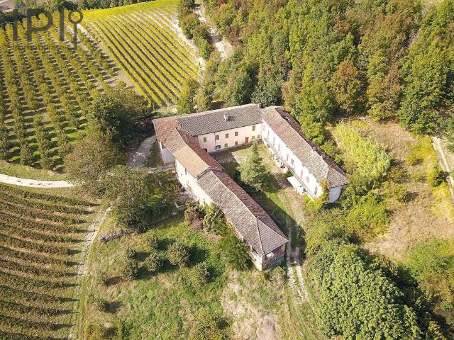 Rustico in vendita a Piemonte, Asti